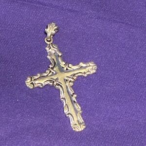 Elegant Silver Cross Pendant